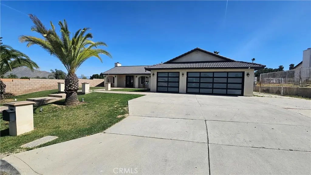 Single Family Residence for sale at 14230 Avenida Munoz, Riverside, CA featuring 3 beds and 2 baths