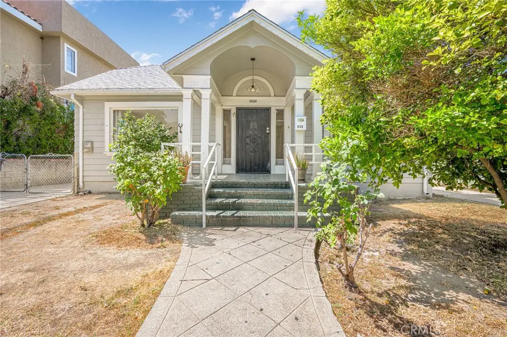 Residential Lease for rent at 636 NW Pioneer Drive NW 1, Glendale, Los Angeles County, CA featuring 4 beds and 2 baths