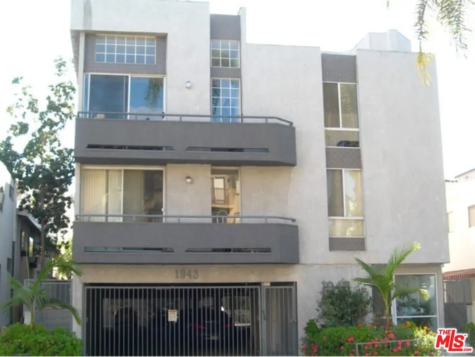 Residential Lease for rent at 1943 Selby Avenue 101, Los Angeles, Los Angeles County, CA featuring 2 beds and 2 baths