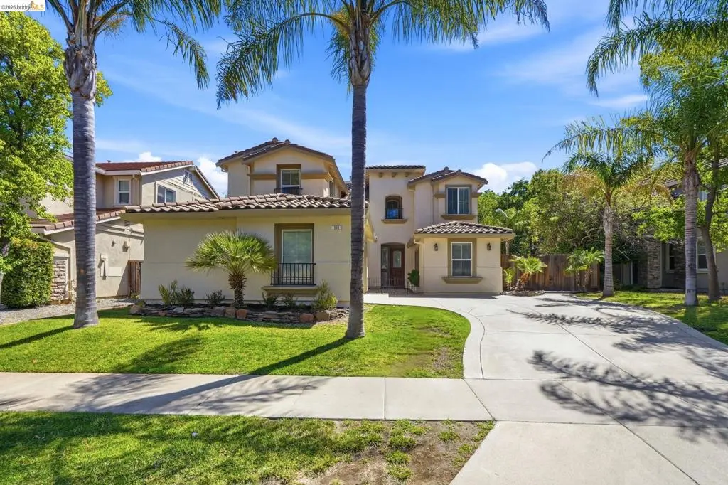 Single Family Residence for sale at 308 Foothill Dr, Brentwood, CA featuring 5 beds and 3 baths