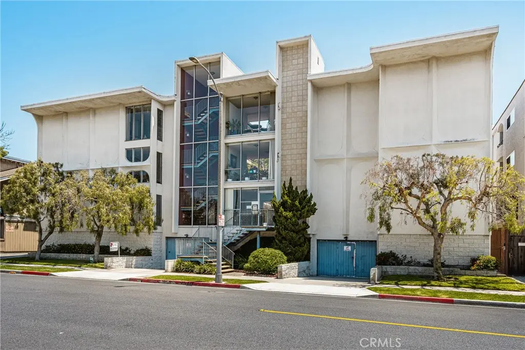 Condominium for sale at 444 Obispo 301, Long Beach, CA featuring 1 bed and 1 bath