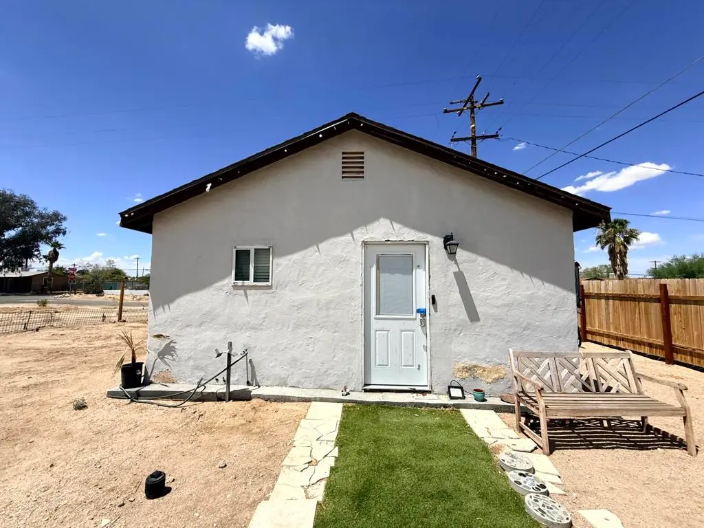 72425 Cactus Drive, 29 Palms, CA — listing photo 1