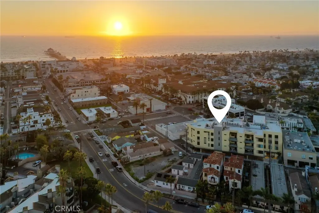 Condominium for sale at 414 Main Street 420, Huntington Beach, CA featuring 2 beds and 2 baths