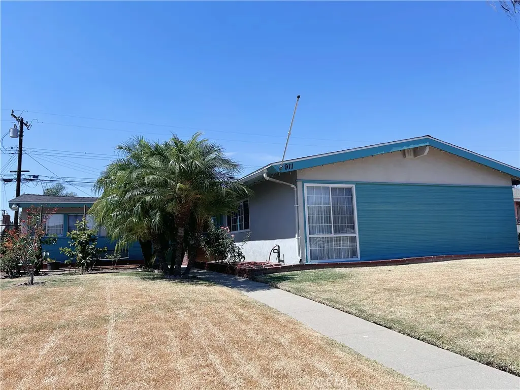 Residential Lease for rent at 911 E La Verne Ave 1, Pomona, Los Angeles County, CA featuring 3 beds and 2 baths