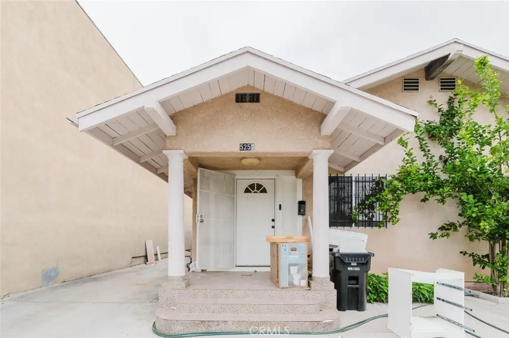 Residential Lease for rent at 5257 Fountain Avenue, Los Angeles, Los Angeles County, CA featuring 3 beds and 1 bath