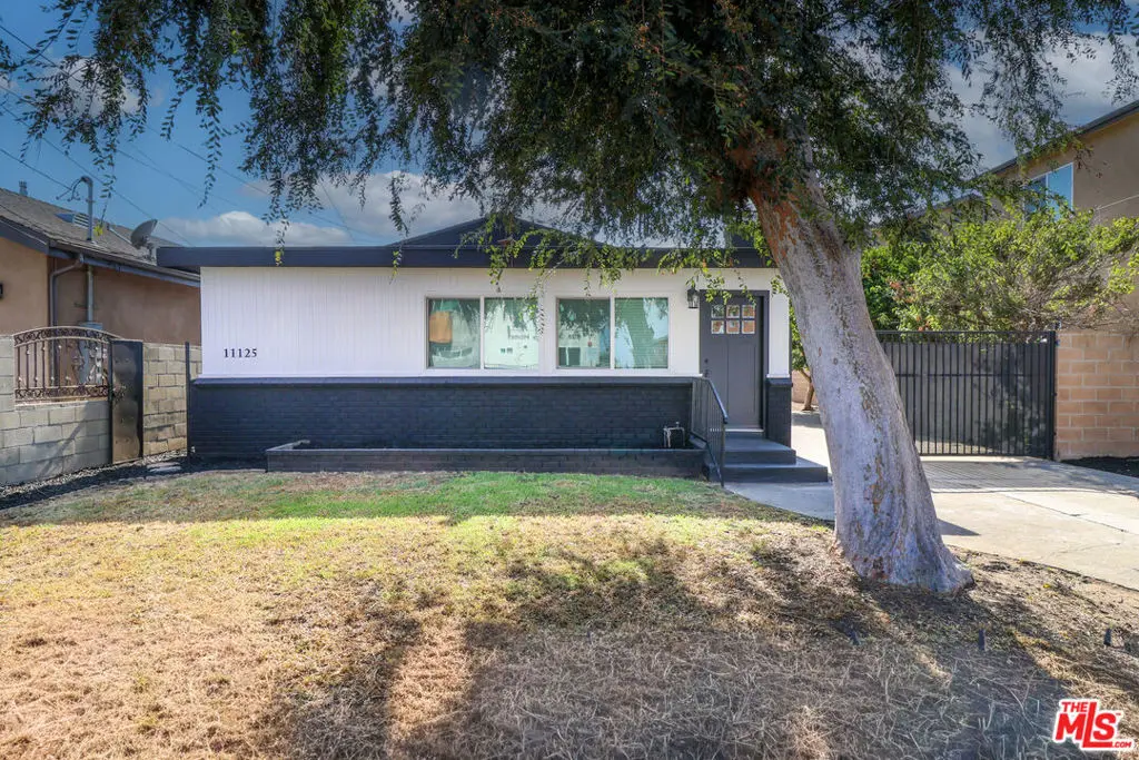 11125 S Osage Avenue, Inglewood, CA — listing photo 1