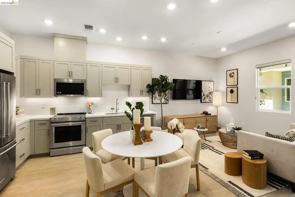 Townhouse for sale at 28930 Parkridge Loop 106, Hayward, CA featuring 3 beds and 3 baths