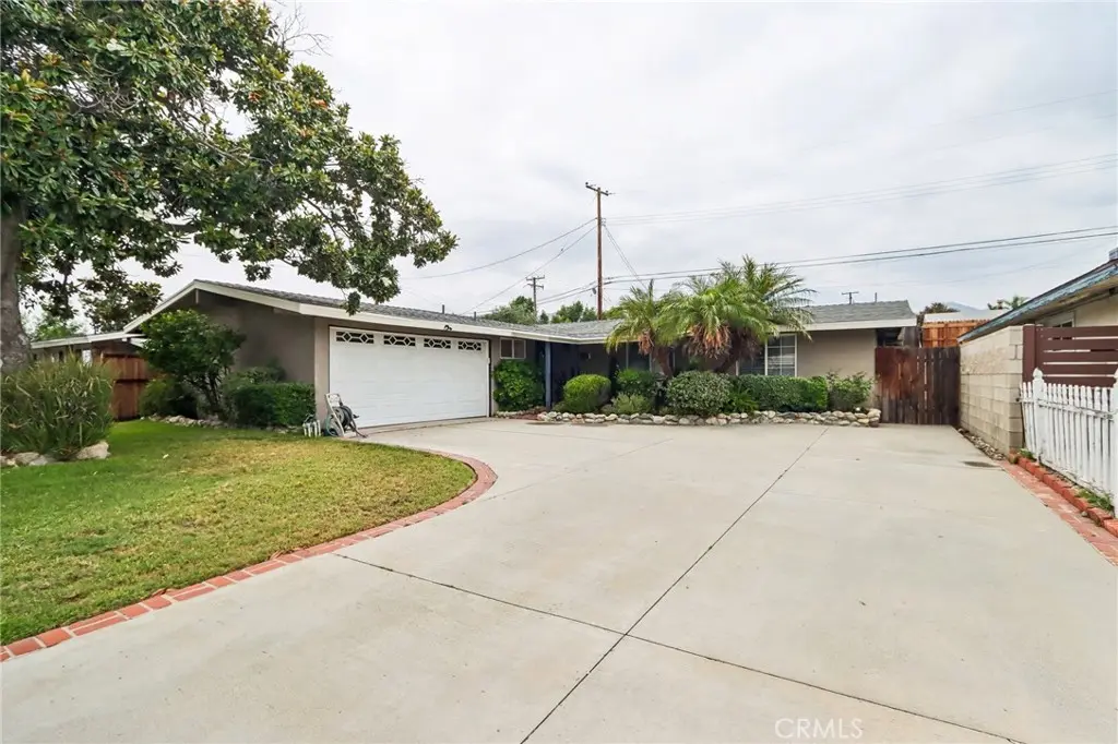 1107 E Walnut Avenue, Glendora, CA — listing photo 1