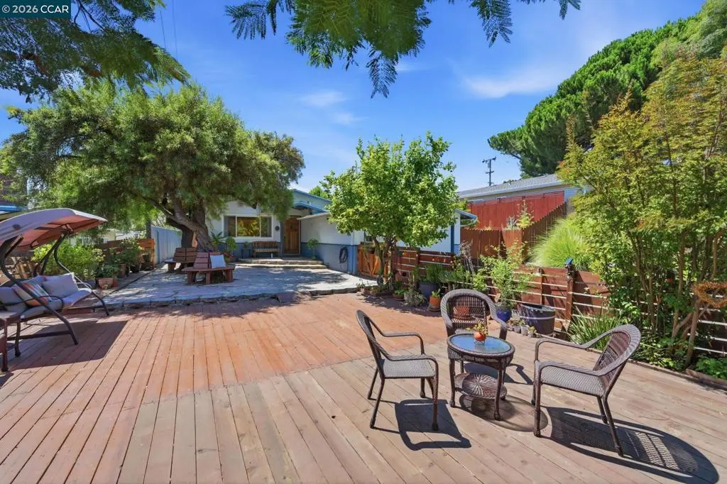 Single Family Residence for sale at 1501 Lassen Ct, Vallejo, CA featuring 3 beds and 2 baths
