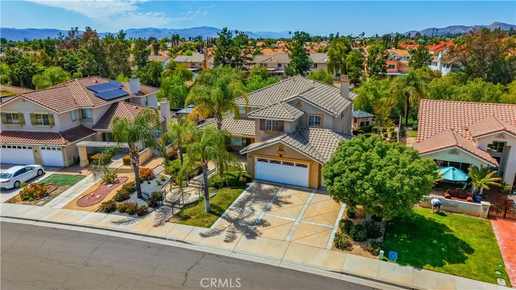Single Family Residence for rent at 39963 Via Espana, Murrieta, CA featuring 4 beds and 3 baths