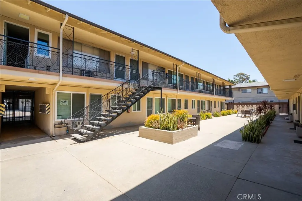 618 W Route 66, Glendora, CA — listing photo 1