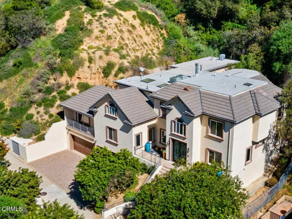 Single Family Residence for sale at 3263 New York Drive, Pasadena, CA featuring 7 beds and 6 baths