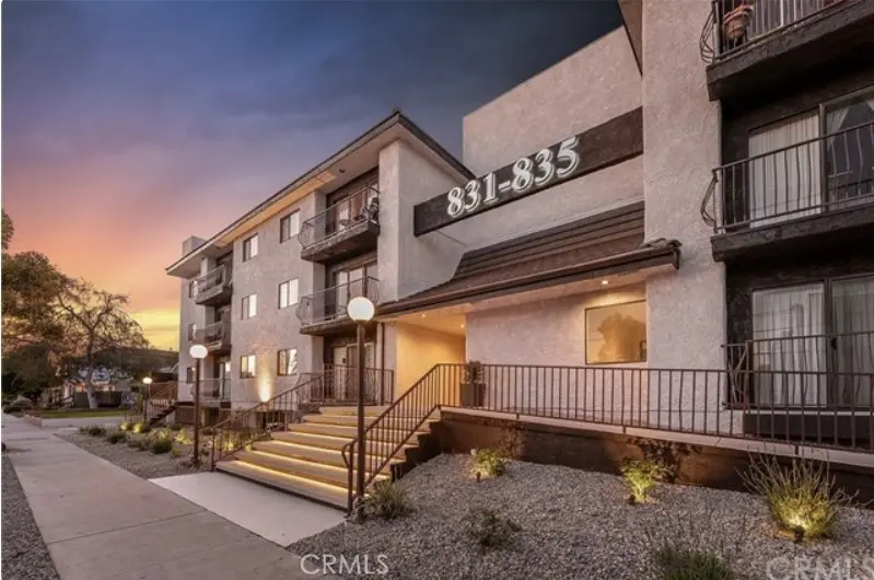 Residential Lease for rent at 835 E Lomita 104, Glendale, Los Angeles County, CA featuring 2 beds and 1 bath