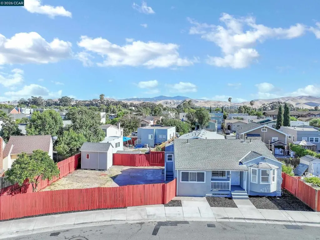 Single Family Residence for sale at 425 W 8Th St, Pittsburg, CA featuring 3 beds and 2 baths