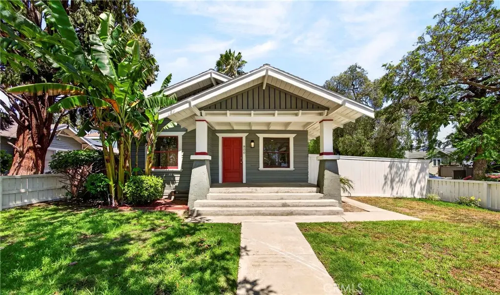 Single Family Residence for rent at 800 Temple, Long Beach, CA featuring 2 beds and 2 baths