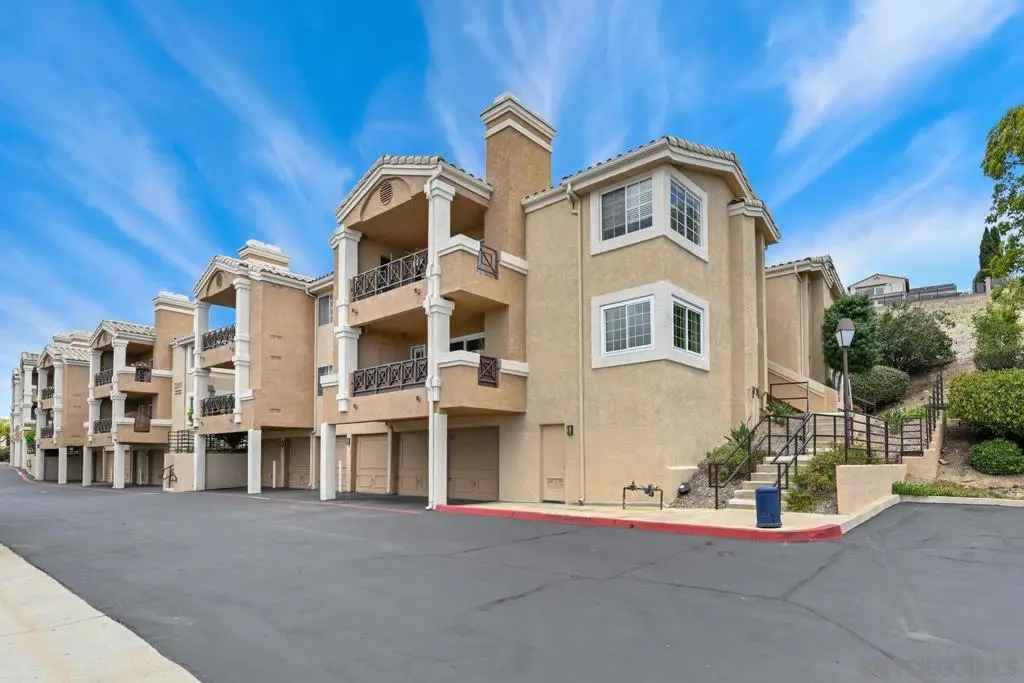 Single Family Residence for sale at 3101 Sirena Vista 129, Carlsbad, CA featuring 2 beds and 2 baths