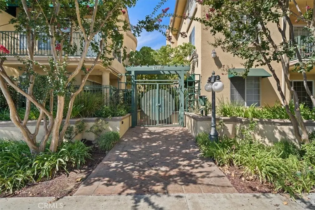 17809 Halsted 117, Northridge, CA — listing photo 1