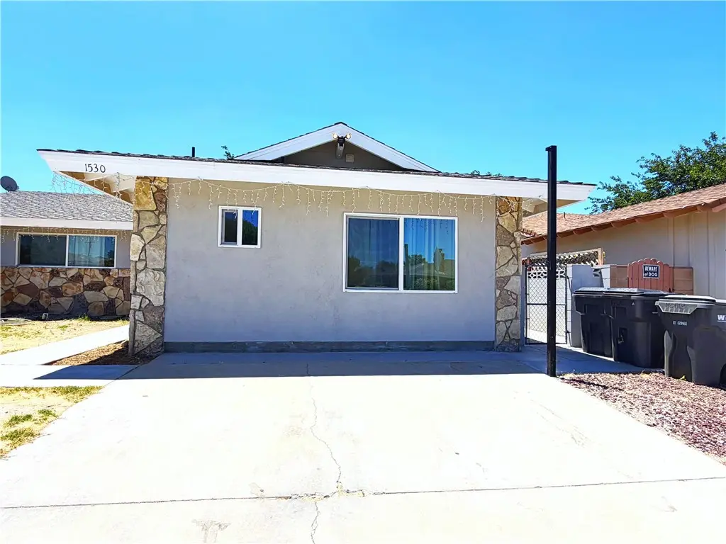 Residential Lease for rent at 1530 W Kildare, Lancaster, Los Angeles County, CA featuring 1 bed and 1 bath