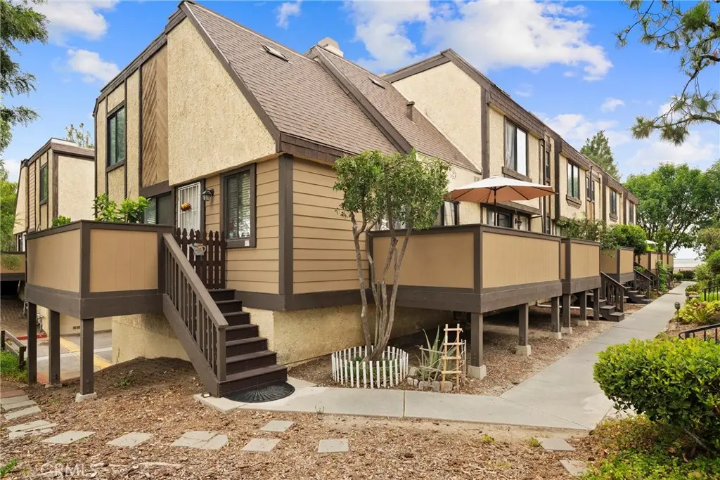 11300 Foothill Boulevard 7, Sylmar, CA — listing photo 1