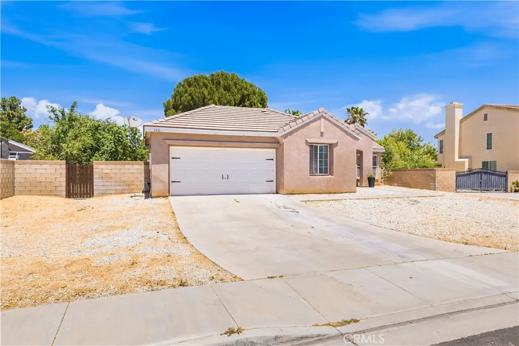 333 Fantasy, Palmdale, CA — listing photo 1