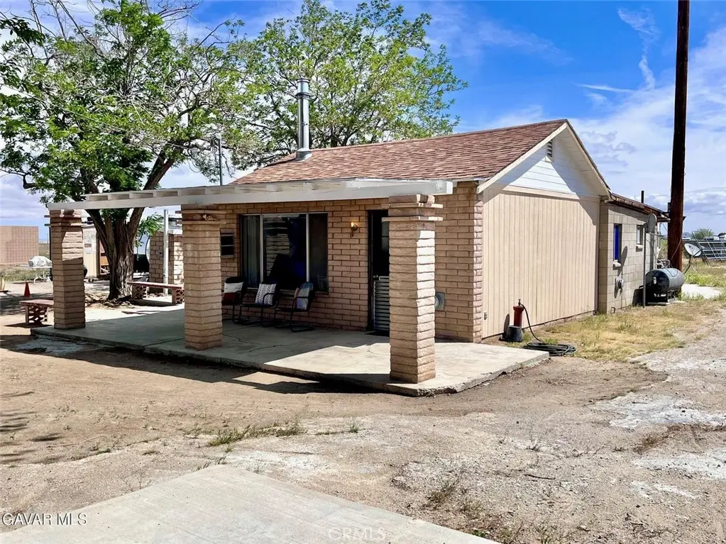 38960 12th St E, Palmdale, CA — listing photo 1