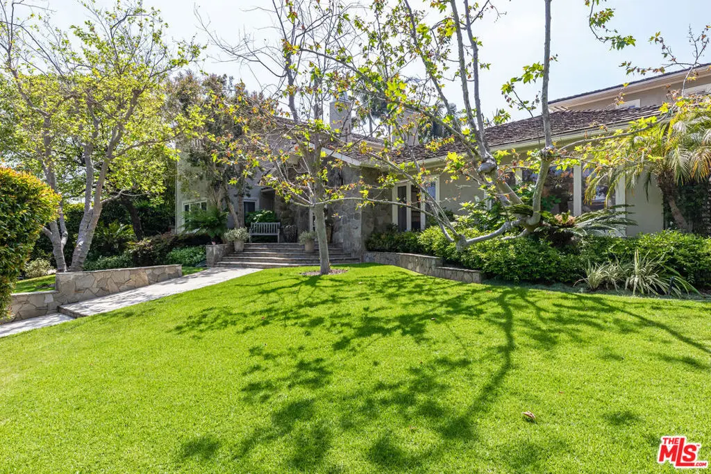 1185 Corsica Drive, Pacific Palisades, CA — listing photo 1