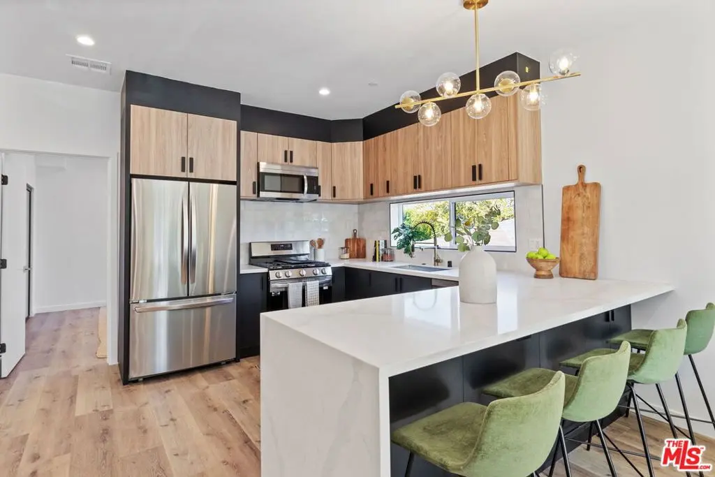 10825 Hartsook Street, North Hollywood, CA — listing photo 1