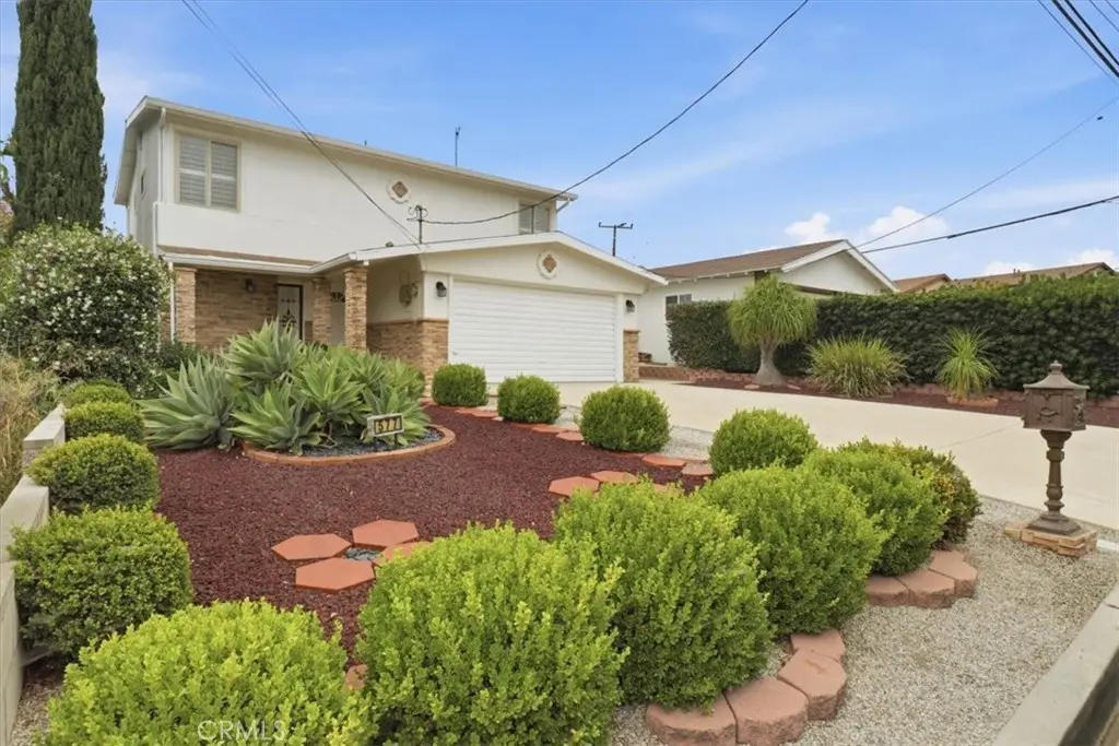 Single Family Residence for rent at 577 Houston, Thousand Oaks, CA featuring 4 beds and 3 baths
