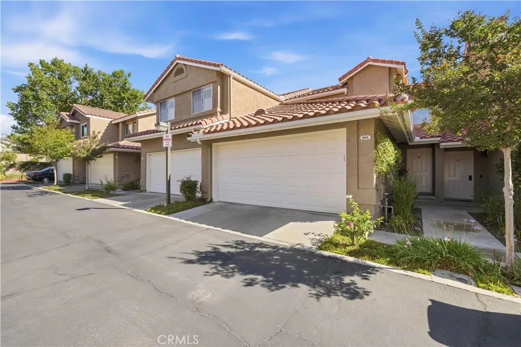 28127 Bobwhite Circle 98, Saugus, CA — listing photo 1