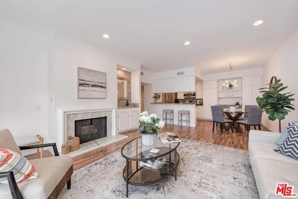 5139 Balboa Boulevard 203, Encino, CA — listing photo 1