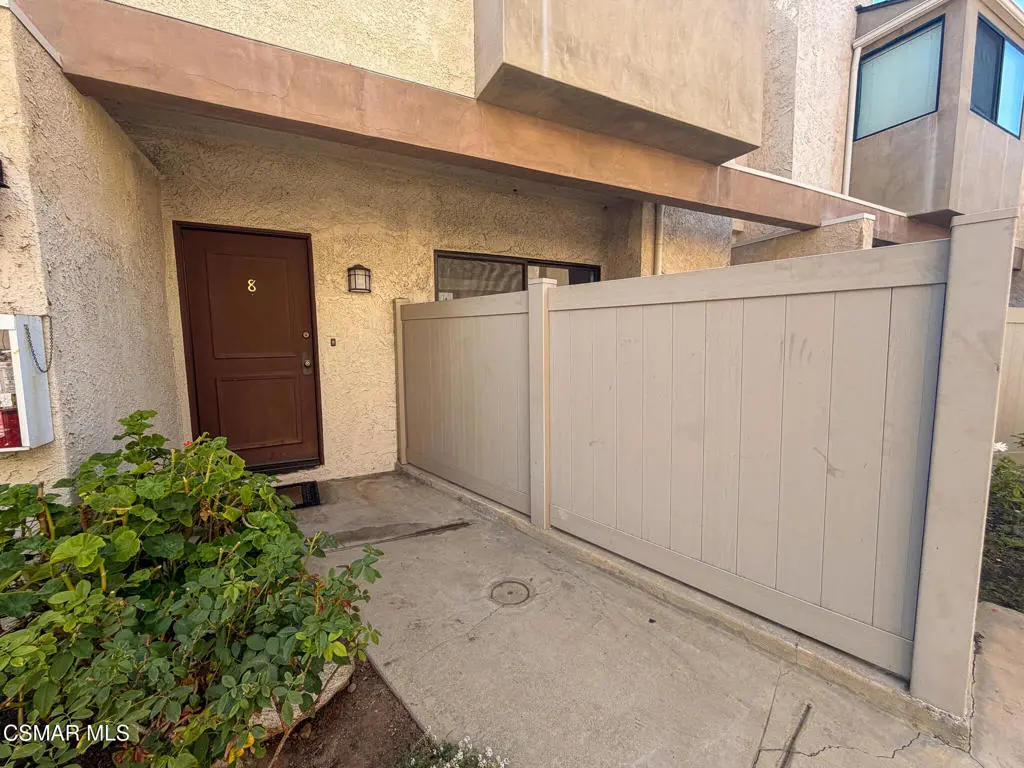 18242 Burbank Boulevard 8, Tarzana, CA — listing photo 1