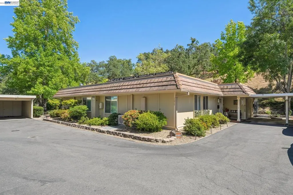 Condominium for sale at 2029 Ptarmigan Dr 2, Walnut Creek, CA featuring 2 beds and 2 baths