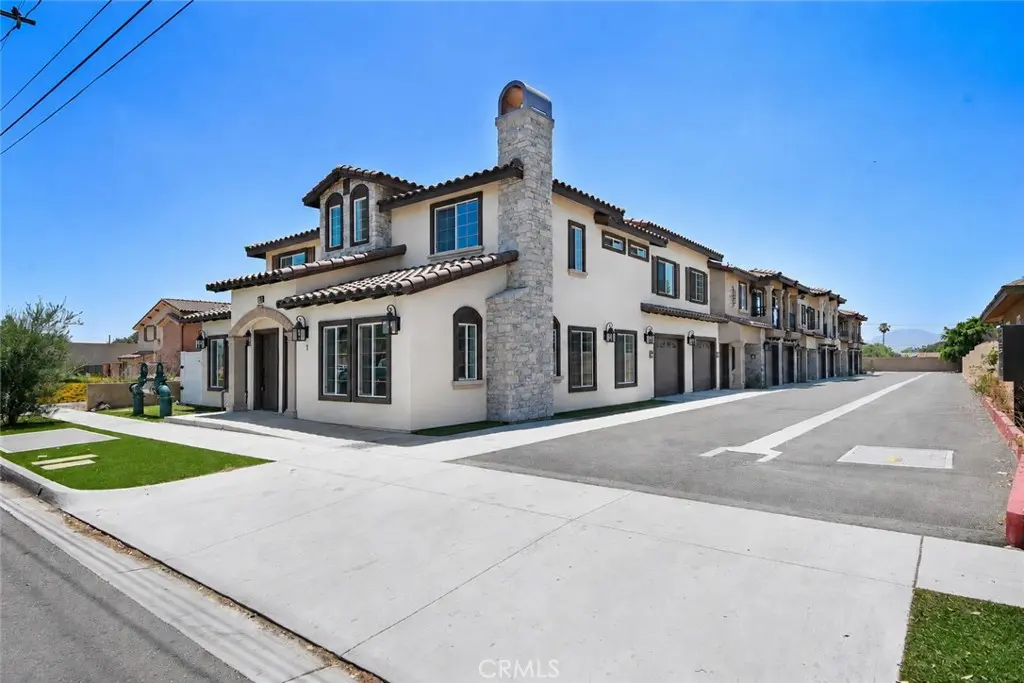 Townhouse for rent at 16385 Valencia Avenue 2, Fontana, CA featuring 3 beds and 3 baths
