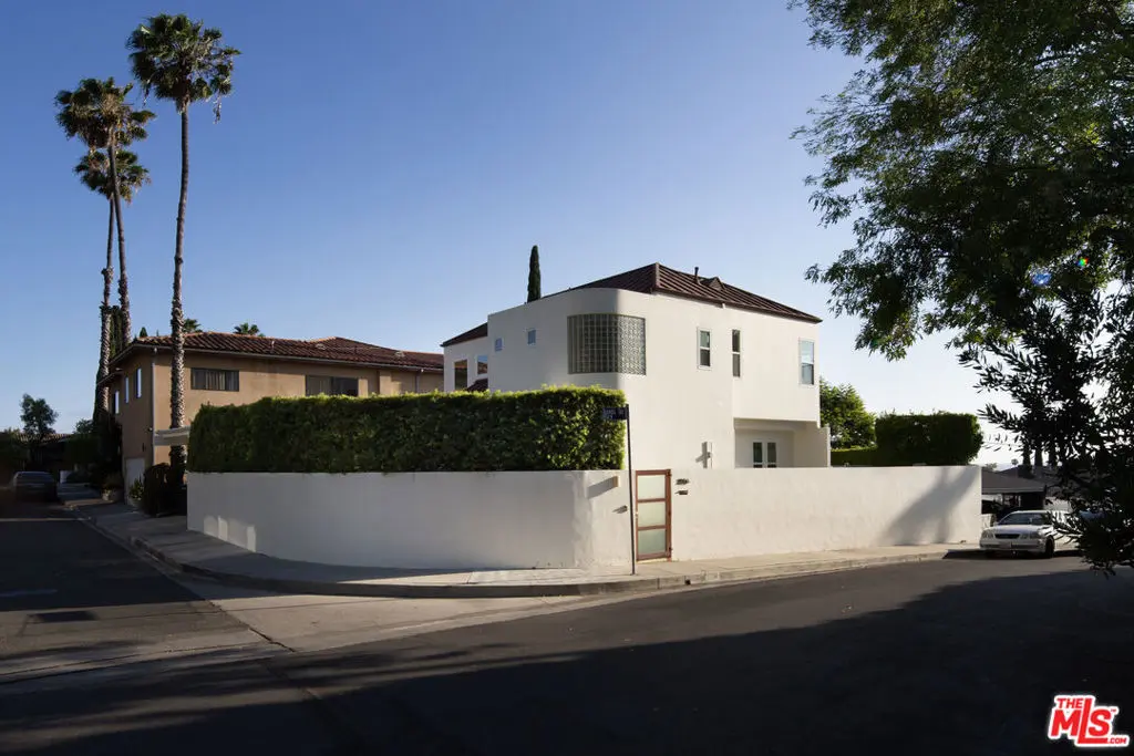 Single Family Residence for sale at 5518 Tuxedo Terrace, Los Angeles, CA featuring 3 beds and 3 baths
