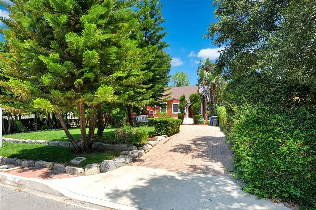 703 Manzanita, Sierra Madre, CA — listing photo 1