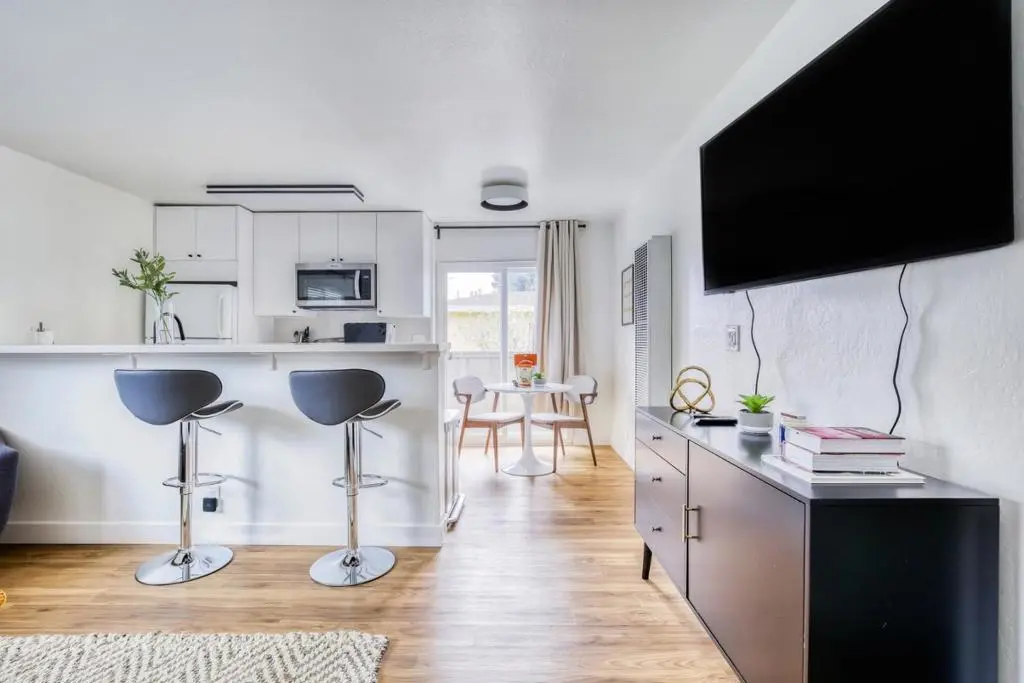 Apartment for rent at 128 E Reed Street 5, San Jose, CA featuring 1 bed and 1 bath