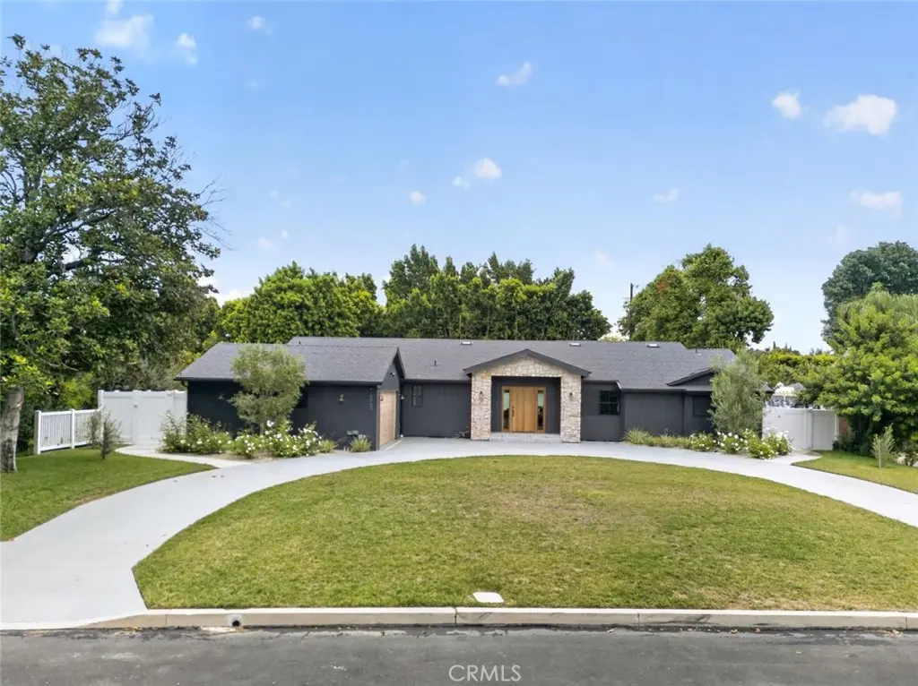 8960 Oak Park Avenue, Sherwood Forest, CA — listing photo 1