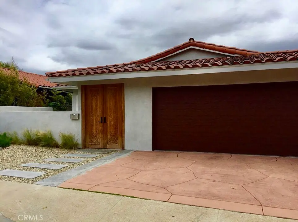 Residential Lease for rent at 1530 Marine Avenue, Manhattan Beach, Los Angeles County, CA featuring 3 beds and 2 baths