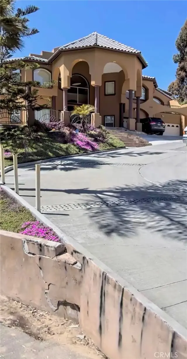 3992 La Cresta, Bonita, CA — listing photo 1
