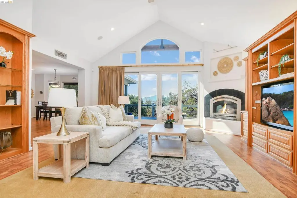Single Family Residence for sale at 16096 Parkridge Ave, Sonora, CA featuring 4 beds and 4 baths