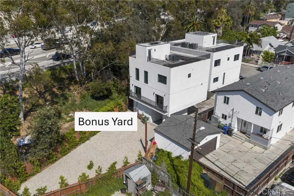 Residential Lease for rent at 2515 Alsace Avenue, Los Angeles, Los Angeles County, CA featuring 2 beds and 2 baths