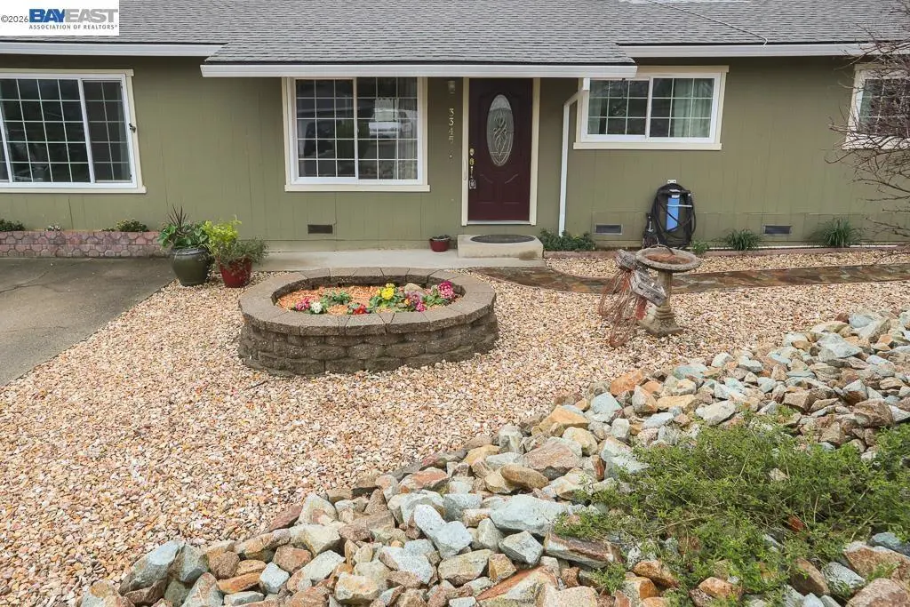 3345 Oakwood Place, Redding, CA — listing photo 1