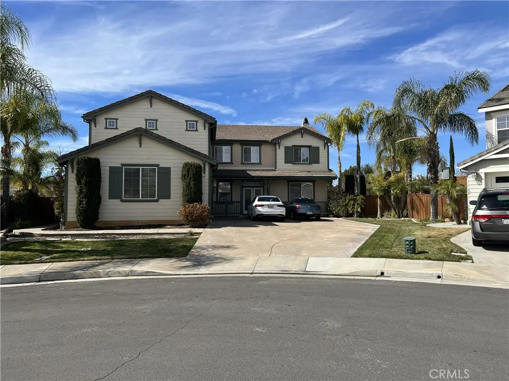 Single Family Residence for rent at 45009 Oakford Court, Temecula, CA featuring 5 beds and 3 baths