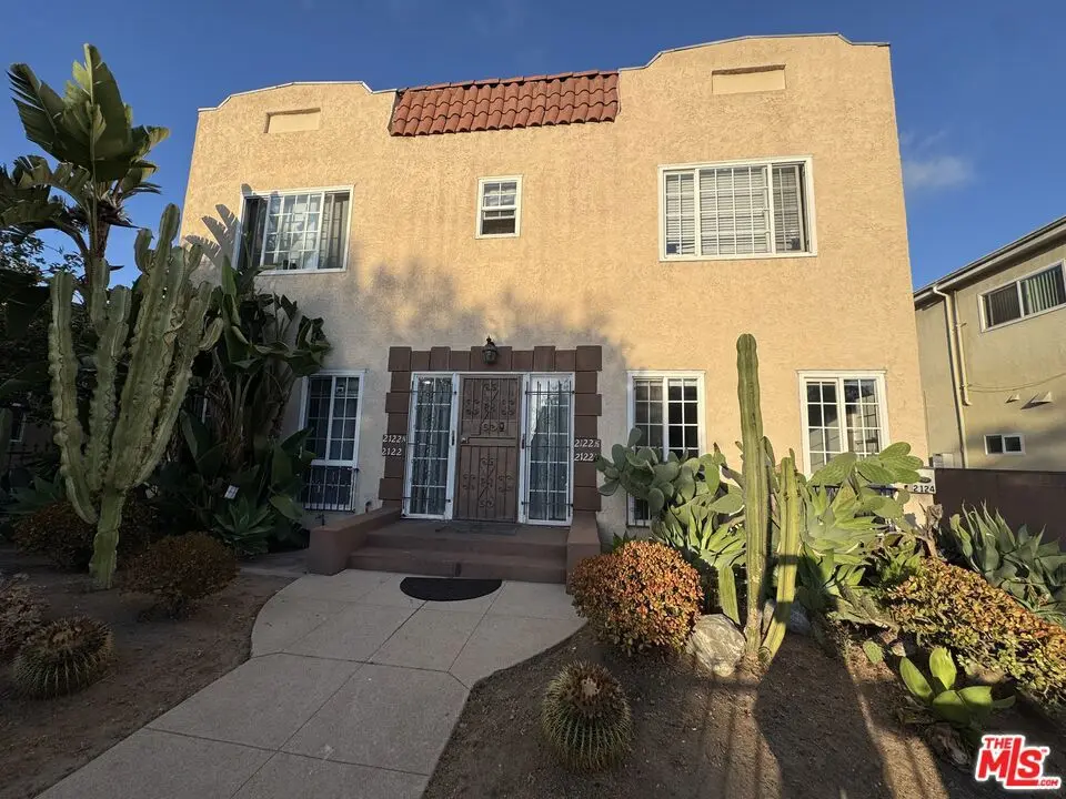Residential Lease for rent at 2122 6th Avenue, Los Angeles, Los Angeles County, CA featuring 1 bed and 1 bath