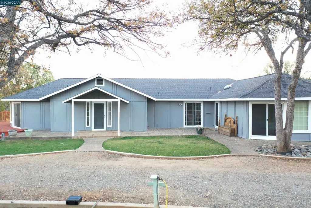 Single Family Residence for sale at 14630 Saint Croy Rd, Red Bluff, CA featuring 3 beds and 2 baths