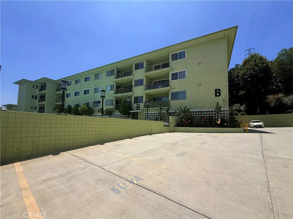 Residential Lease for rent at 1301 S Atlantic Boulevard B424, Monterey Park, Los Angeles County, CA featuring 2 beds and 2 baths
