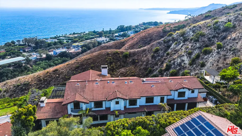 Residential Lease for rent at 24753 Vantage Point Terrace, Malibu, Los Angeles County, CA featuring 7 beds and 6 baths