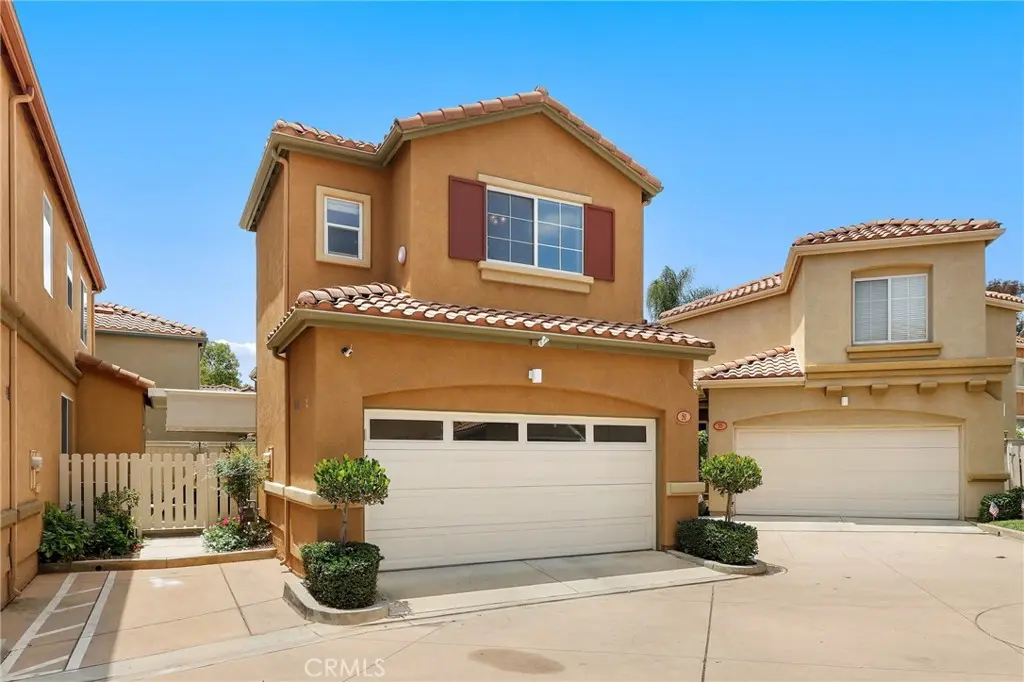 Condominium for sale at 51 Calle De Los Ninos, Rancho Santa Margarita, CA featuring 3 beds and 3 baths