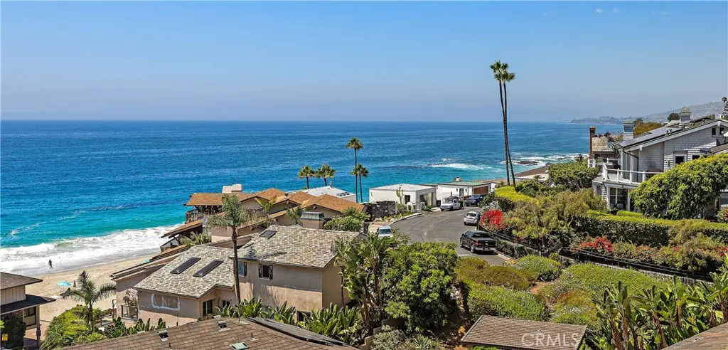 Townhouse for rent at 37 Blue Lagoon, Laguna Beach, CA featuring 3 beds and 3 baths