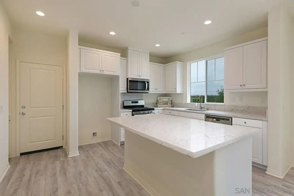 Single Family Residence for rent at 501 Turnstone Ln, Imperial Beach, CA featuring 3 beds and 3 baths